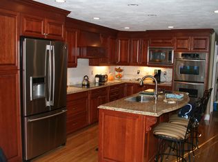 000 Cochran Pl, Valley Stream, NY 11581