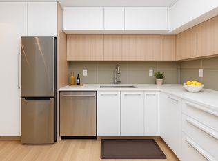 9888 University Cres #411, Burnaby, BC V5A0G4