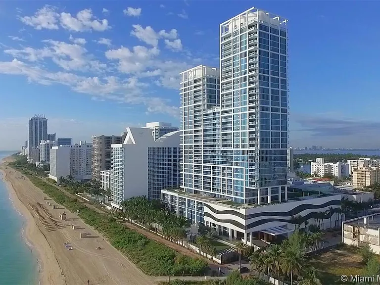 6801 Collins Ave #LPH14 — Photo 31
