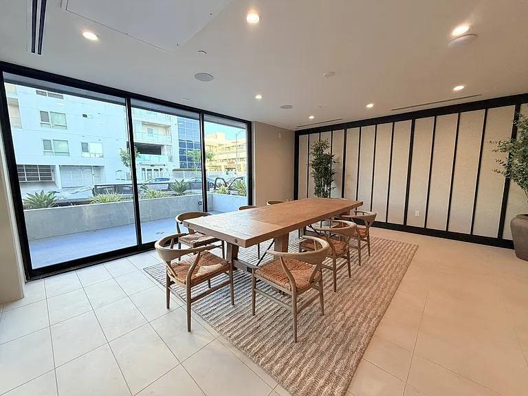 Lux Catalina — Photo 26