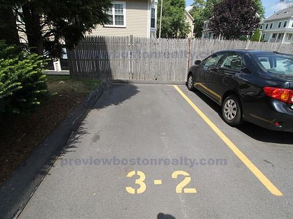 2nd image of 107B Spring St #3-2