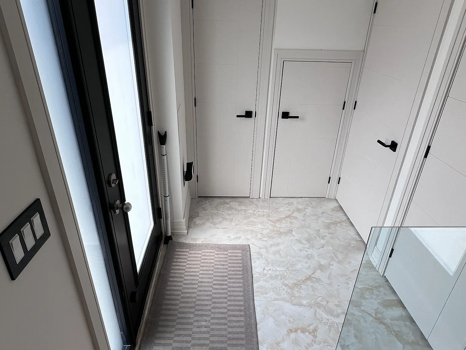 2 bed, $2,890 — Photo 3