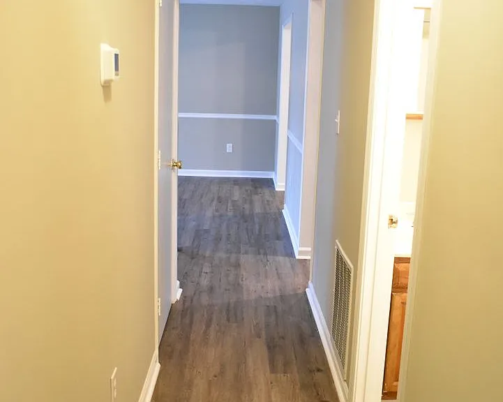 5405 Lee White Ln — Photo 23