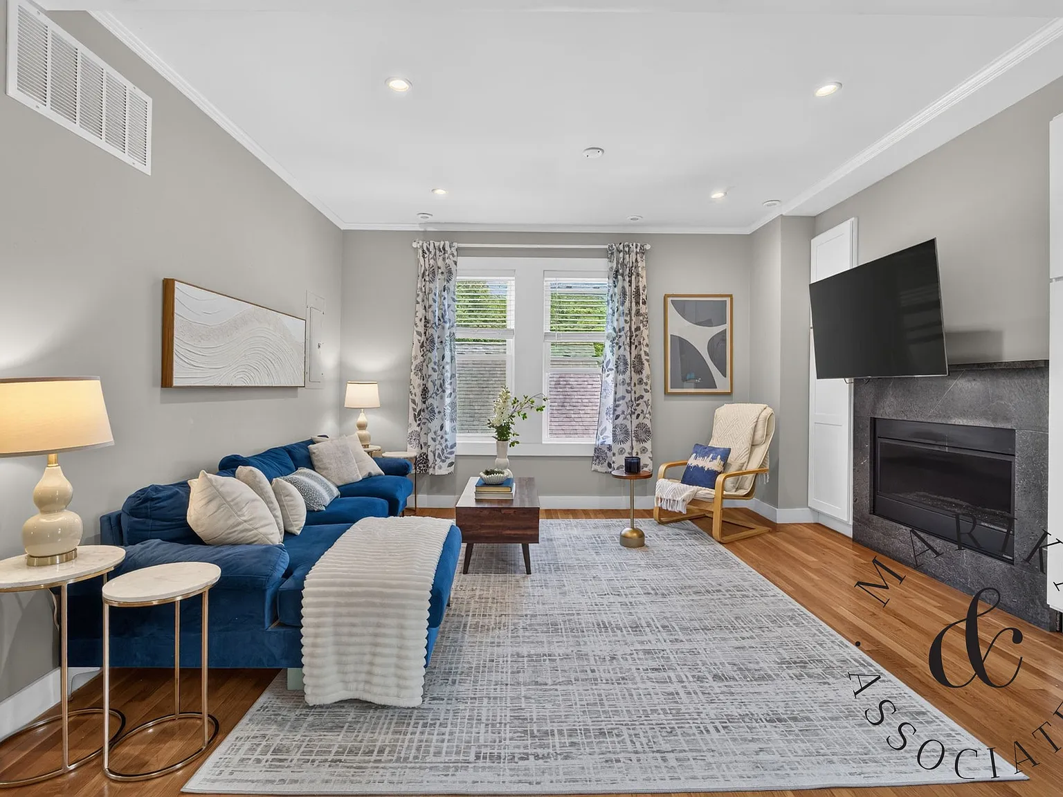 4 bed, 3.0 bath, 1800 sqft, $5,300 — Photo 2