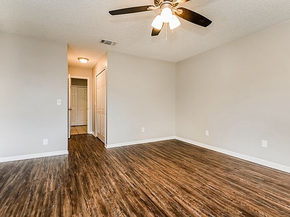 4th image of 8002 Copperfield Cir N