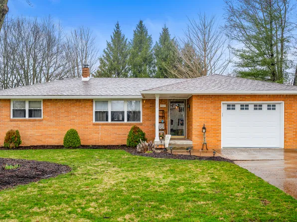 902 South St, Shirley, IN 47384