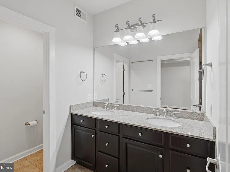 3589 Katherine Way — Photo 33