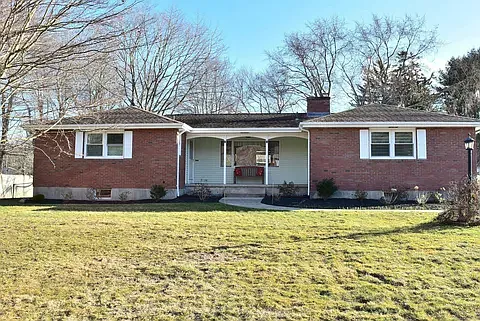 4 bed, 2103 sqft, $1,300 — Photo 2
