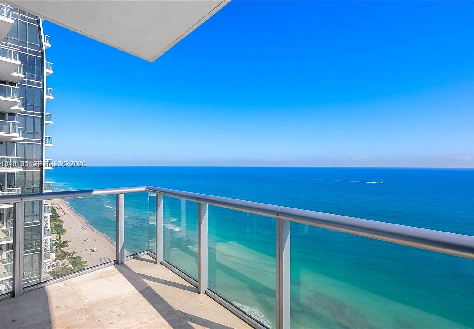 Jade Beach Condo — Photo 2