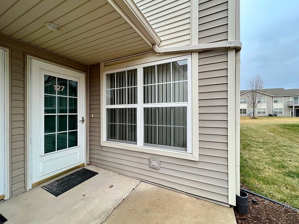 1st image of 127 Penny Ln #127