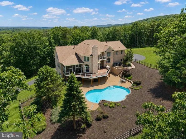 17030 Thousand Oaks Dr, Haymarket, VA 20169