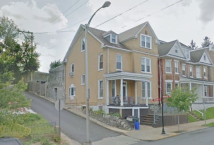 2nd image of 830 Northampton St