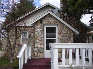 220 W 7th St, Gaylord, MI 49735