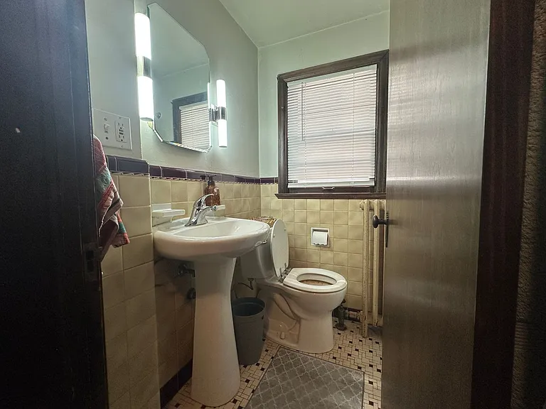 718-720 Dickinson Street — Photo 10