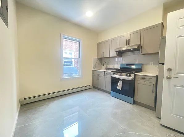1006 Jericho Tpke #2F, New Hyde Park, NY 11040