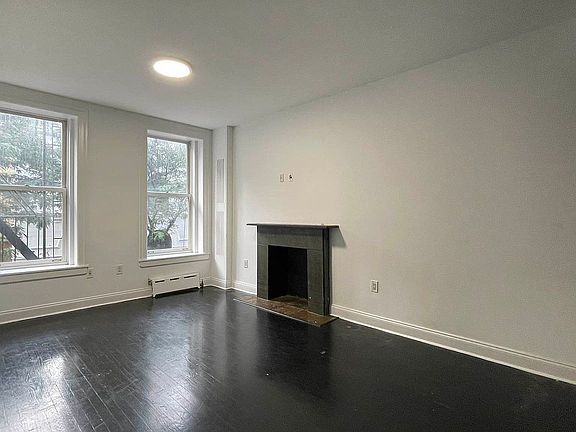 3rd image of 82 Christopher St Front 1