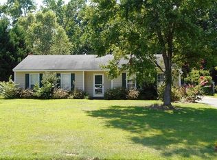 716 Lancelot Dr, Greenville, NC 27858