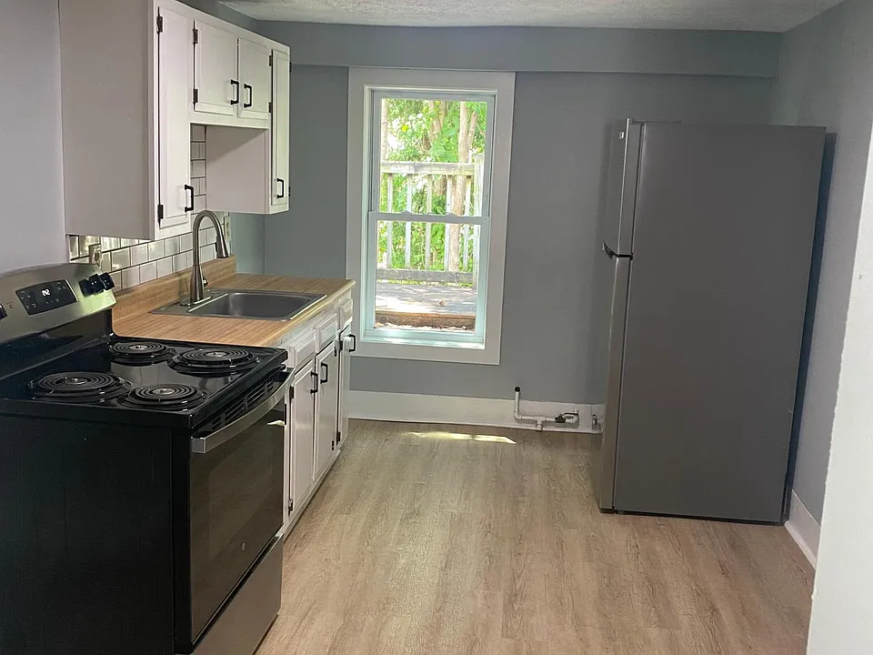 49 Chase St #2