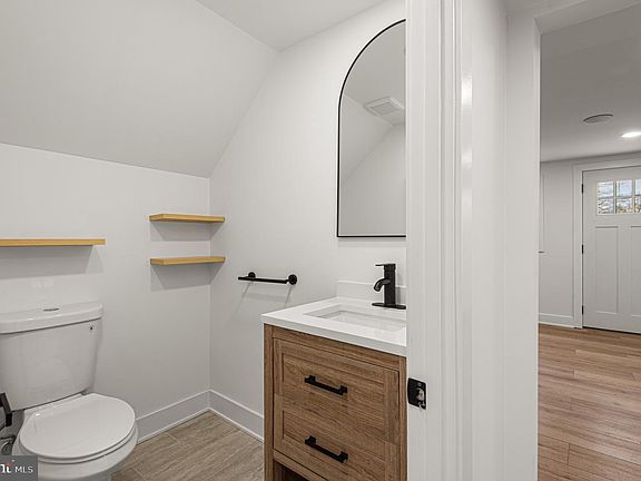 3rd image of 356 Magnolia Rd