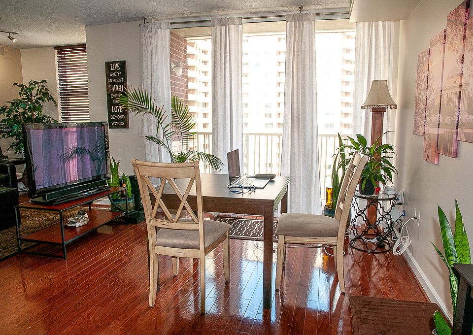 1st image of 880 N Pollard St APT 902