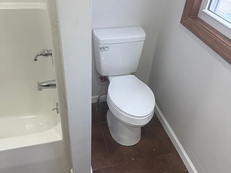 111 Allen St — Photo 6