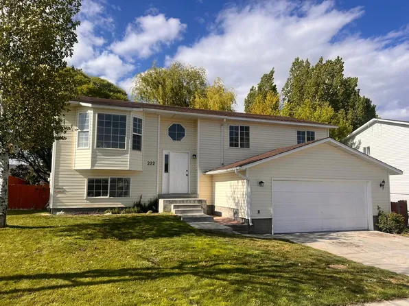 222 Rolling Hills Dr, Elko, NV 89801