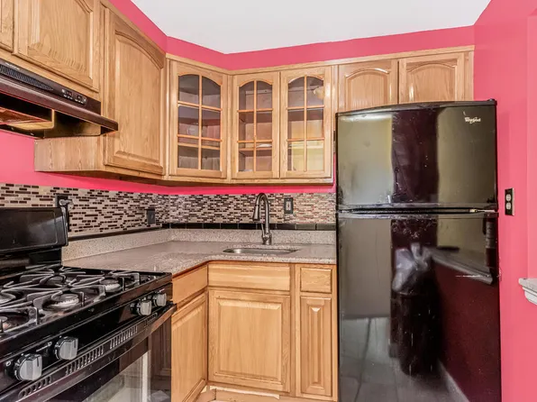 1035 Bryant Avenue image 11 of 37