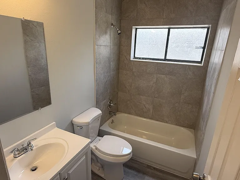 3525 Avenue J #B — Photo 8
