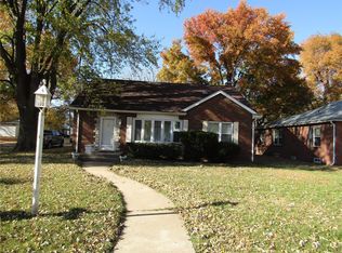 813 Nelson Ave, Cahokia, IL 62206