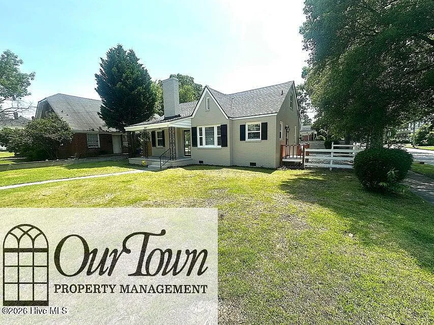 2 bed, 1.0 bath, 980 sqft, $1,300 — Photo 2