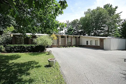 1410 Waverly Dr photo 1