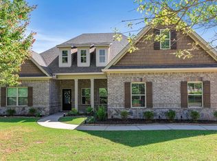 205 Caravella Dr, Dothan, AL 36305