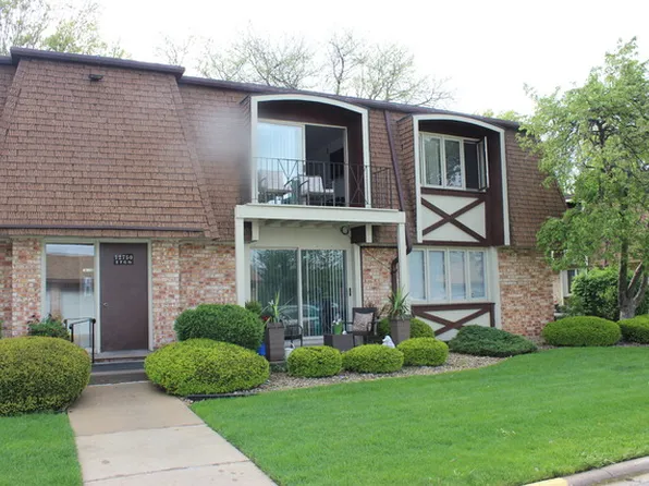 12750 Carriage Ln APT F2, Crestwood, IL 60445