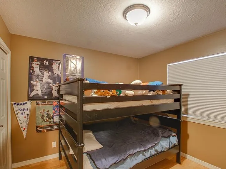 2291 E Meadow Creek Dr — Photo 9