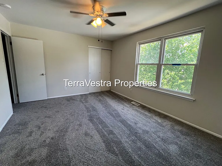 13-15 Grasmur Ct — Photo 8