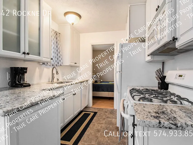 2842 Rockne Dr — Photo 7