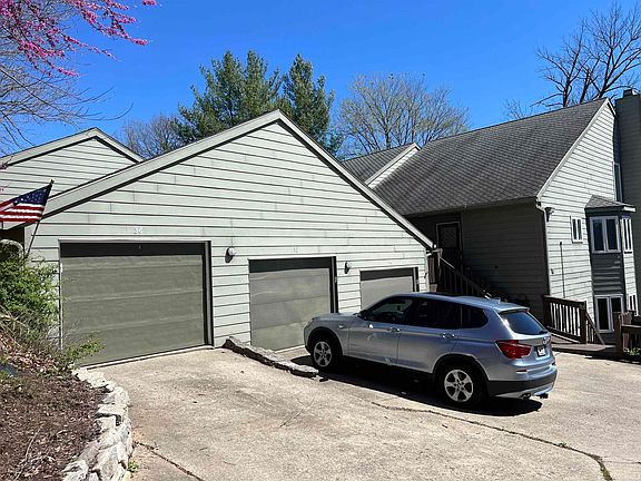 2nd image of 9741 S Harbour Pointe Dr