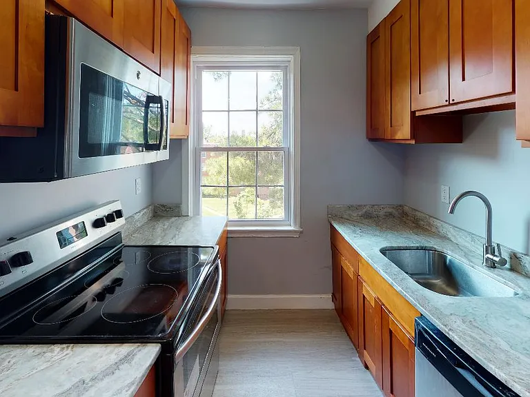 3811 V St SE #201 — Photo 4