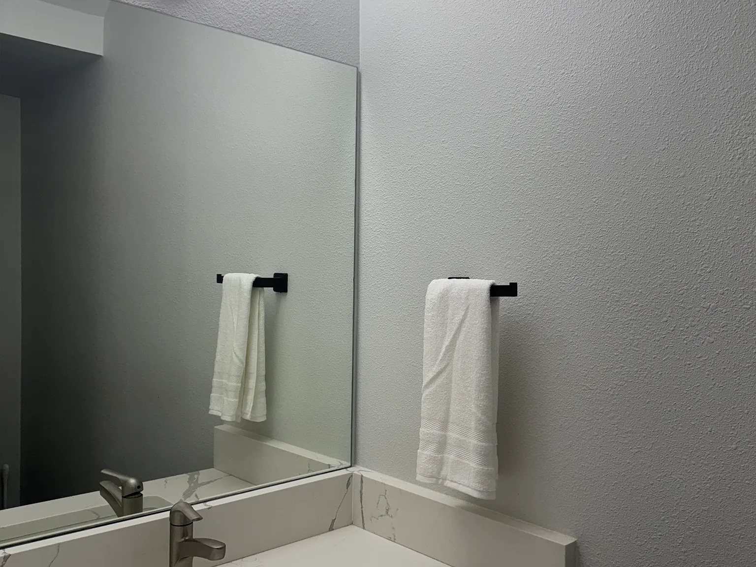 3 bed, 2.5 bath, 2753 sqft, $8,500 — Photo 2