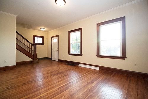 4th image of 862 Spencer St