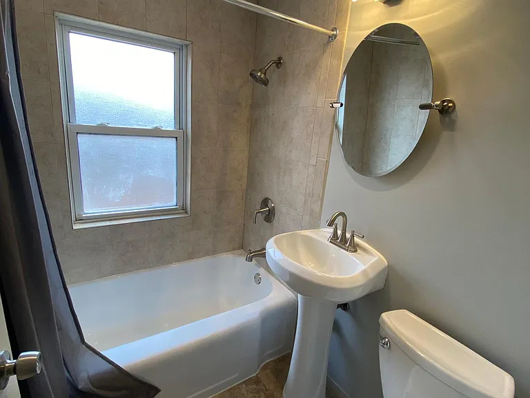 10126 S Clifton Park Ave — Photo 9