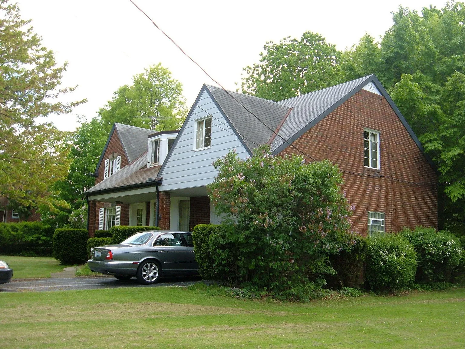 160 Richmond Rd photo 1
