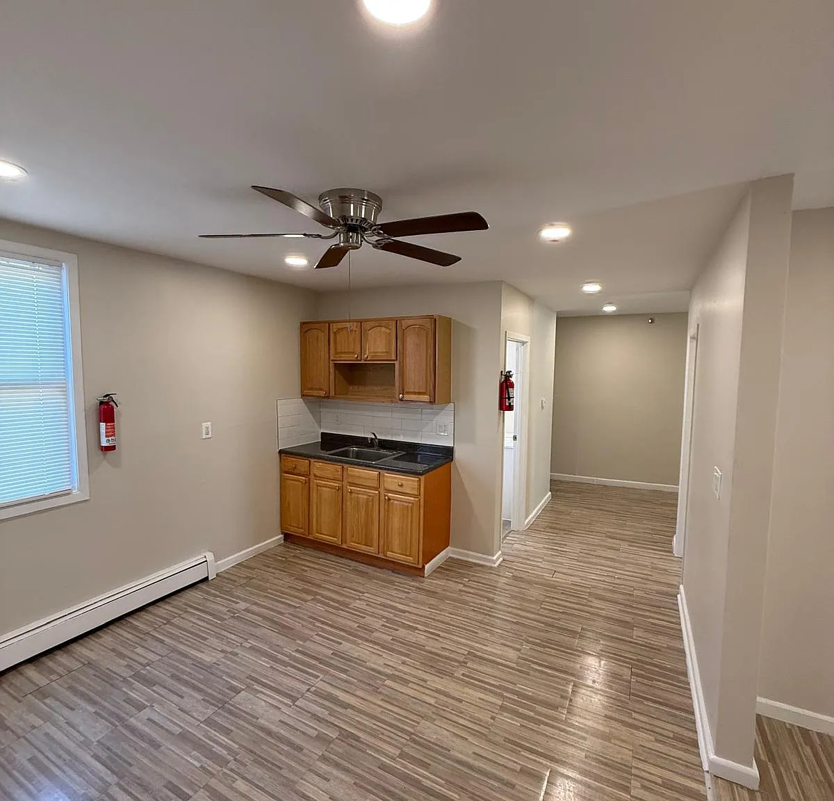 3 bed, 1100 sqft, $1,995 — Photo 2