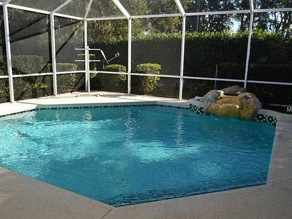3rd image of 6612 Deering Cir