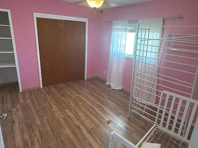 Sage Ave — Photo 2