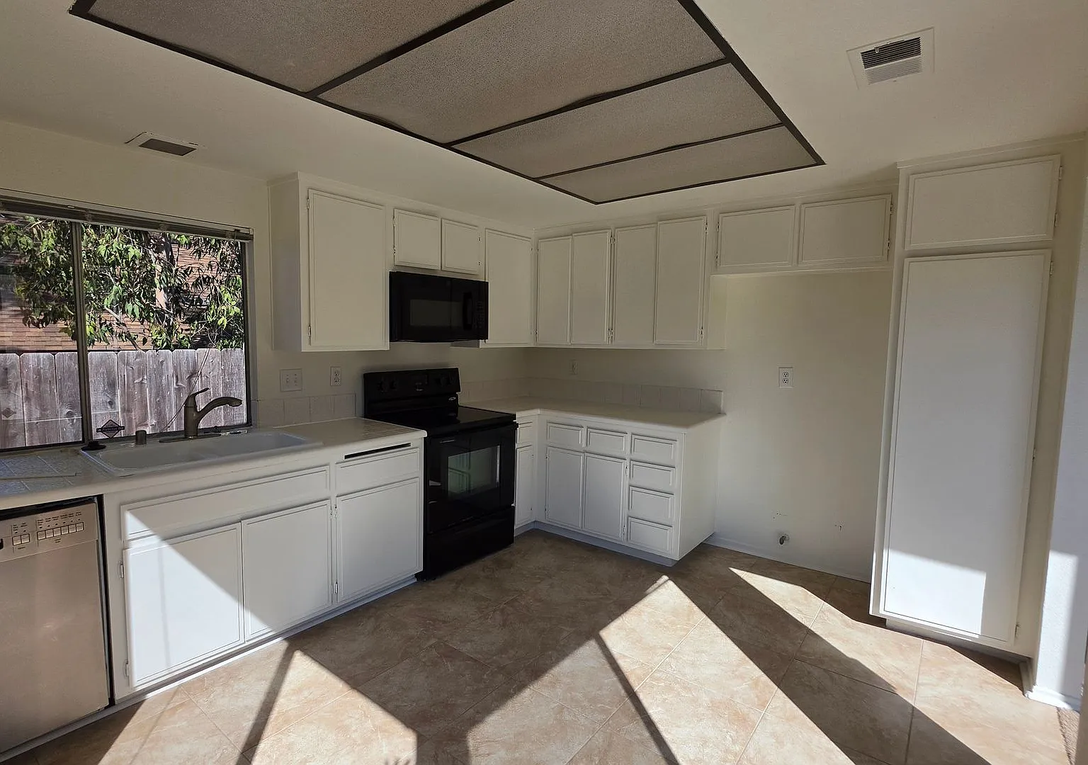 4BD 2.5BA House located in Rancho Penasquitos — Photo 4