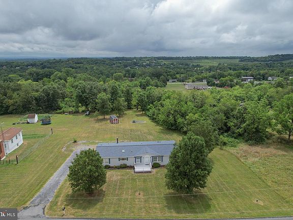 2nd image of 706 Loop Rd