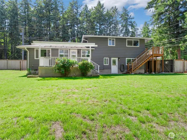 8217 50th Avenue E, Tacoma, WA 98443