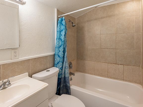 3rd image of 1104 22nd St #1104C