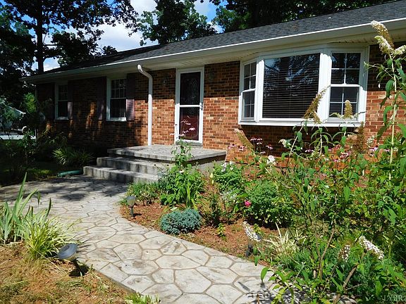 2nd image of 1220 Lockewood Dr